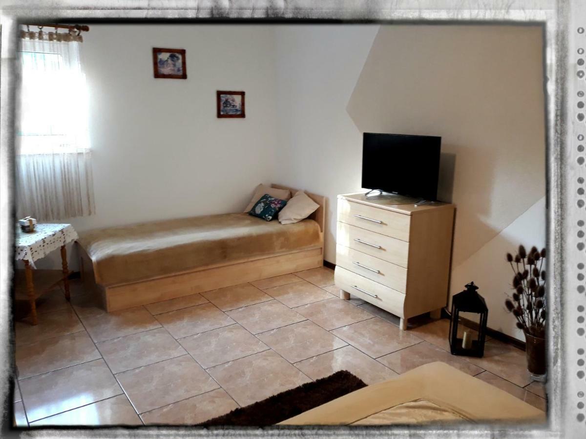 Appartamento Pensjonat U Kasi Węgorzewo Esterno foto